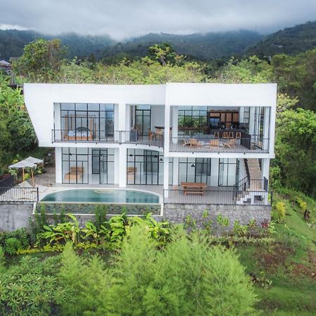 The Hacienda Lovina Villa Bagian luar foto