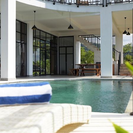 The Hacienda Lovina Villa Bagian luar foto