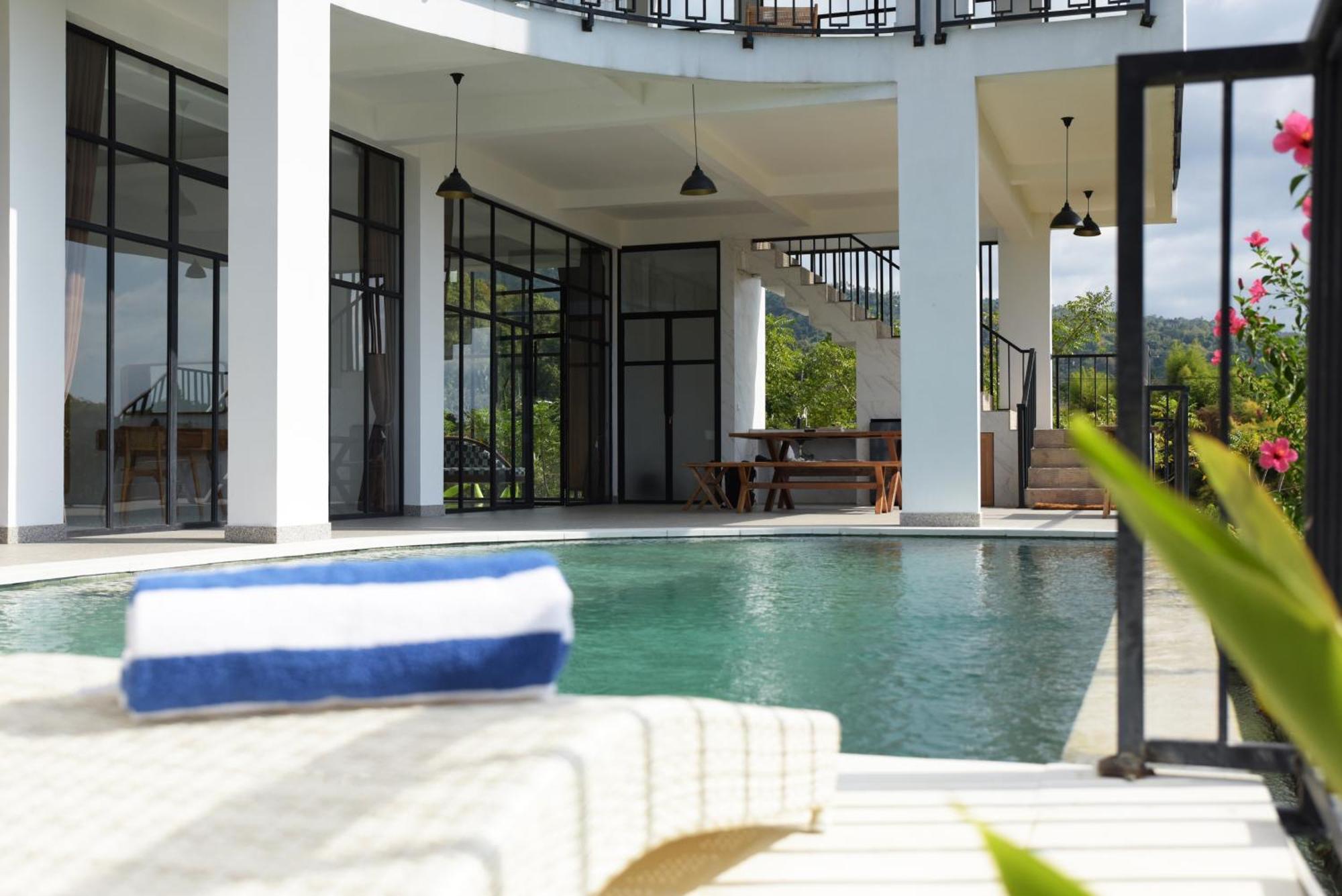 The Hacienda Lovina Villa Bagian luar foto